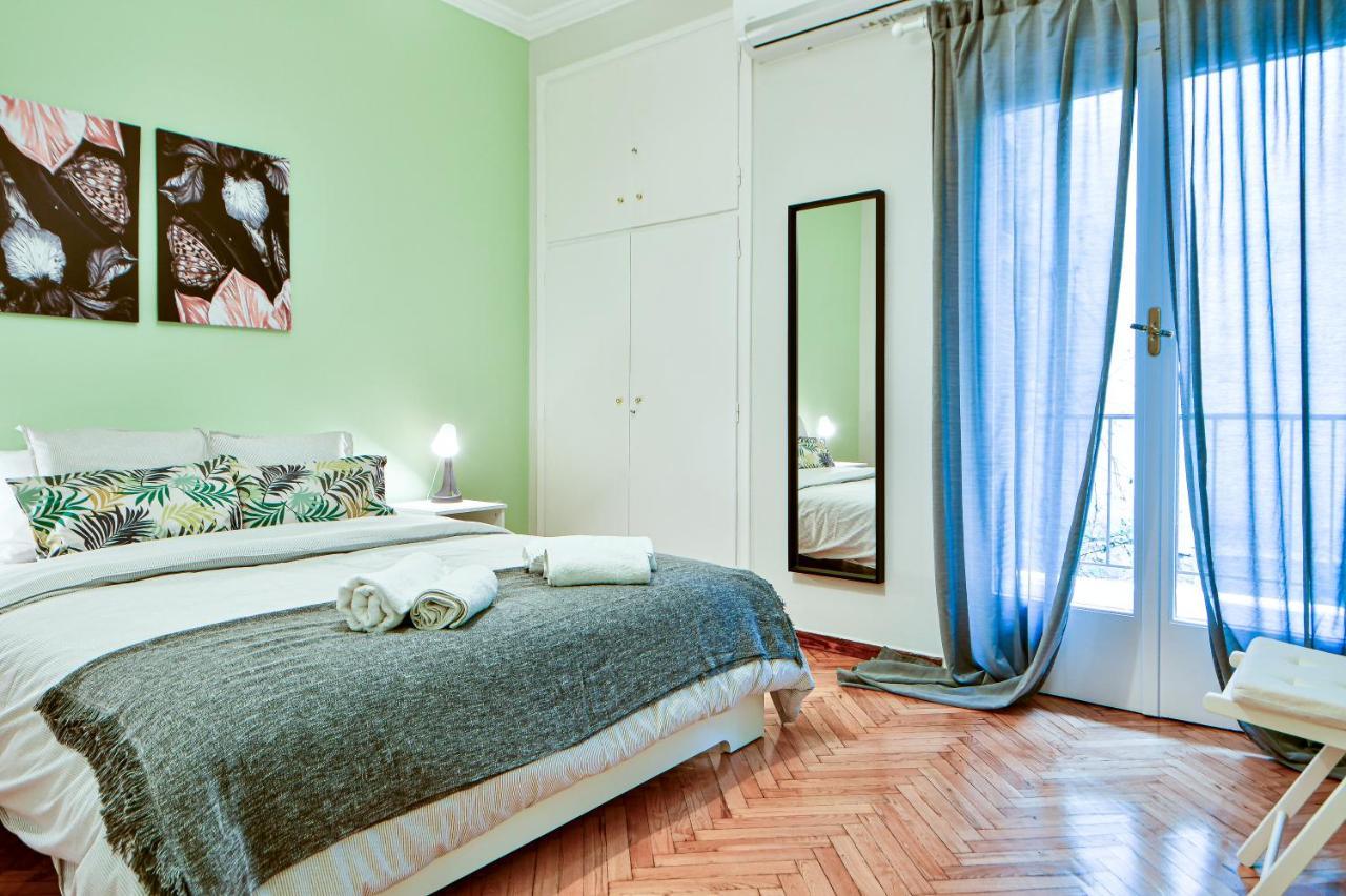 Thiras Lovely Apartment By Zain Athens Exterior photo